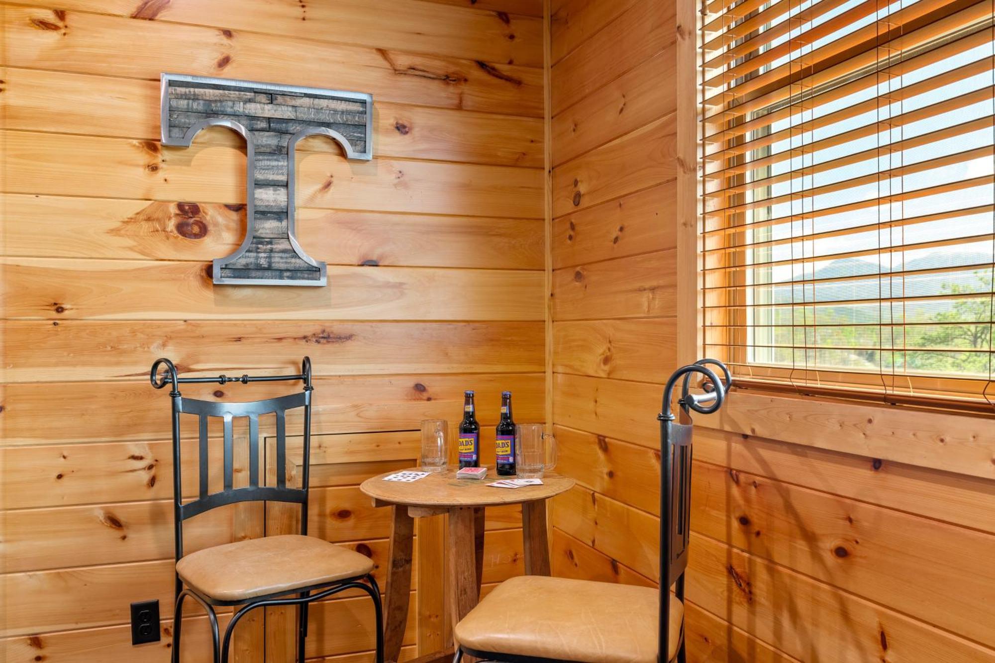 3 Lazy Bears Chalet Gatlinburg Exterior photo
